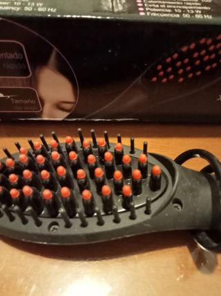 Cepillo alisador de pelo