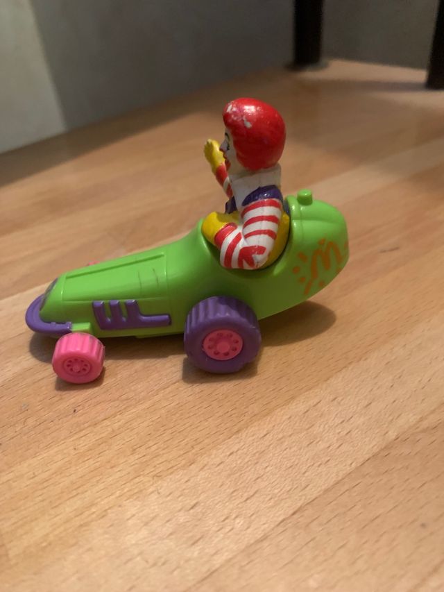 Coche Ronald McDonald