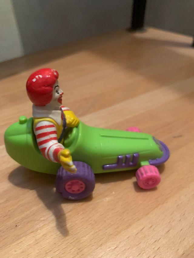 Coche Ronald McDonald