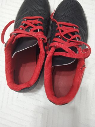 botas de futbol n°32 marca decathlon 