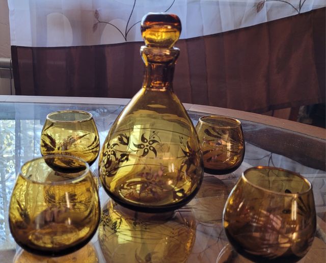 Juego de licor vintage botella y vasitos