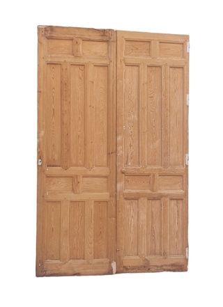 Puerta doble antigua 
