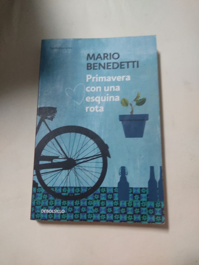 Primavera con una esquina rota