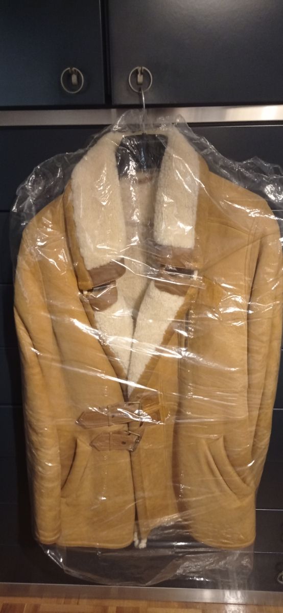 Montone uomo anni 80