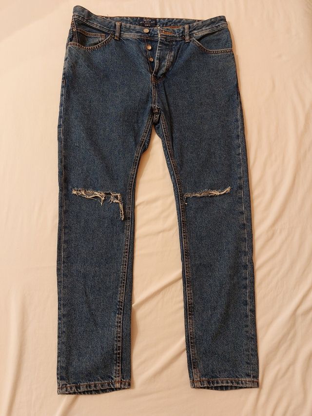 Pantalones rotos Berhska