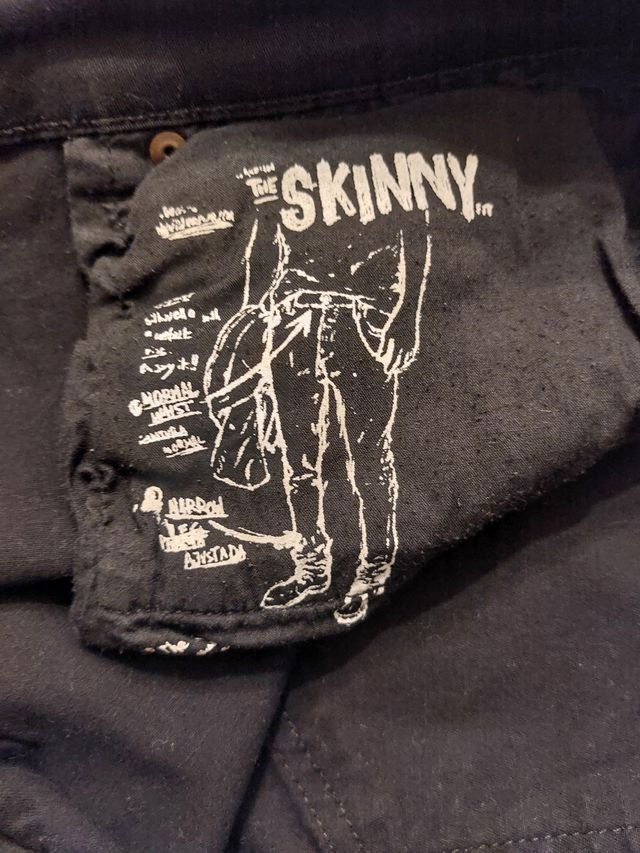 Pantalones skinny fit negros