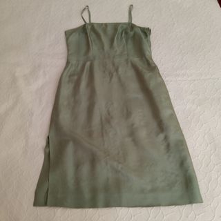 Vestido raso verde musgo