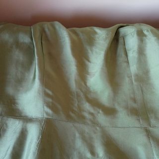 Vestido raso verde musgo