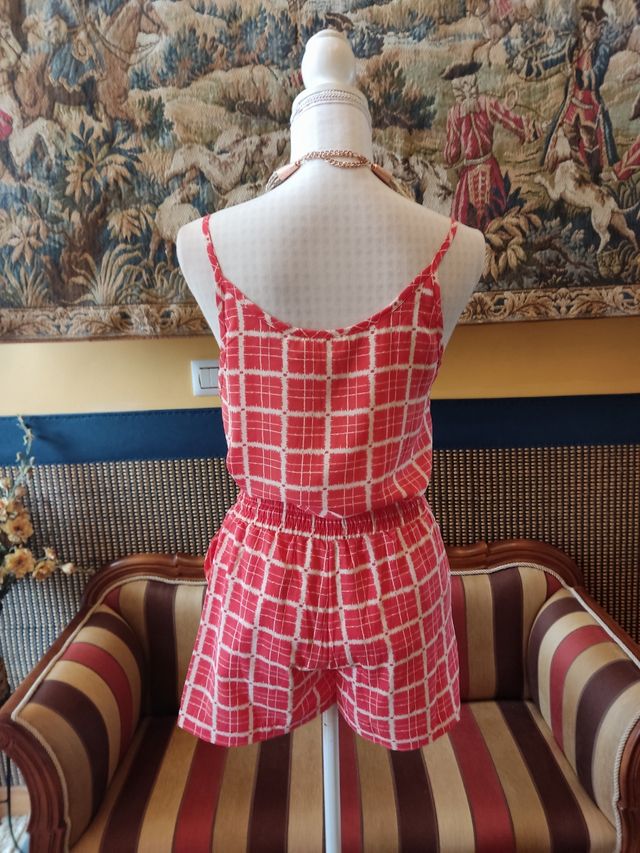 Conjunto de top y short rojo y blanco 