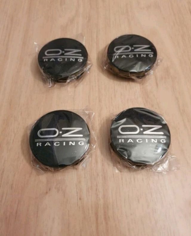 Pack 4 Uds 60mm tapa central OZ para llanta.Negro.