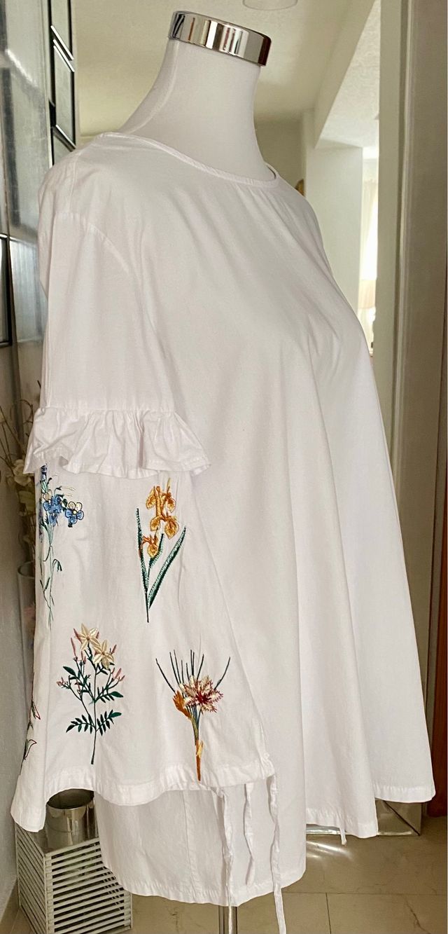 Bluson blanco de diseño.