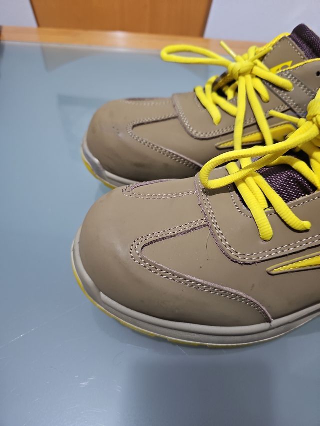 Botas trabajo seguridad, regalo mono y gafas segur