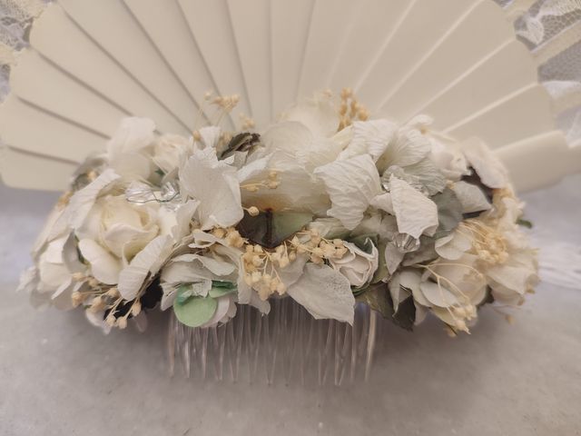 Peineta flores preservadas