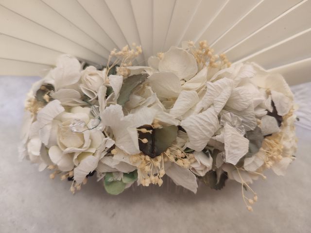 Peineta flores preservadas