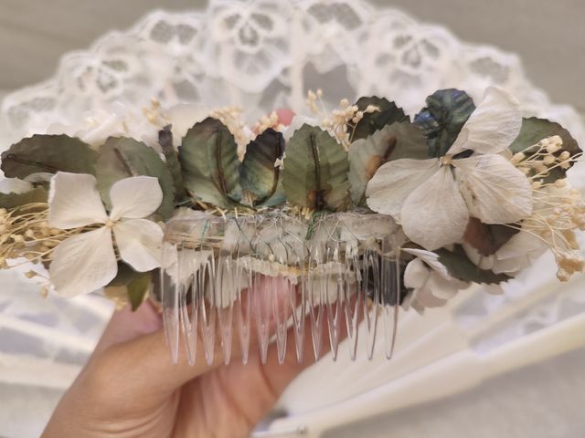 Peineta flores preservadas