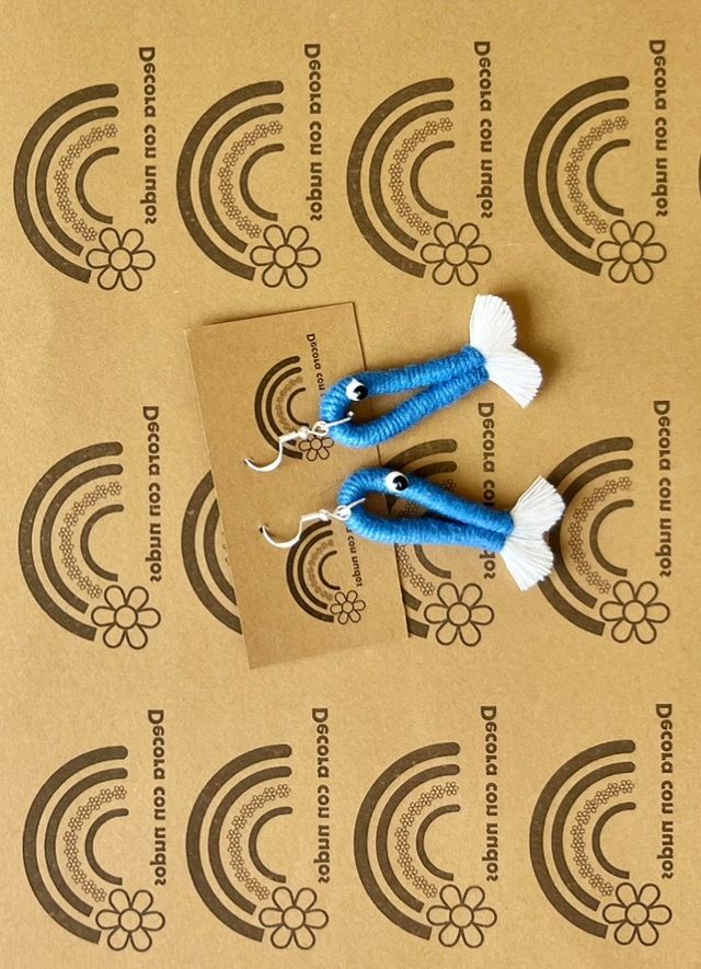 Pendientes macrame, pez azul plata