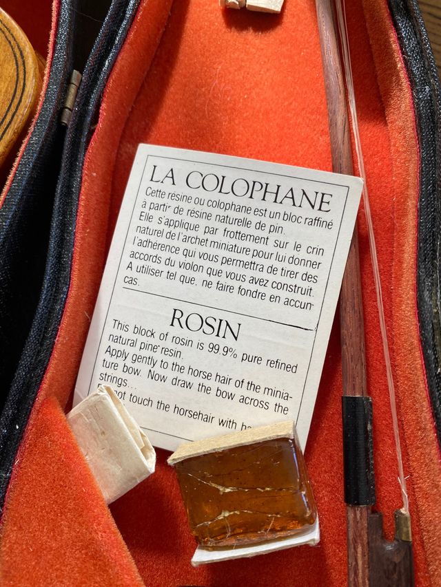 violino in miniatura vintage