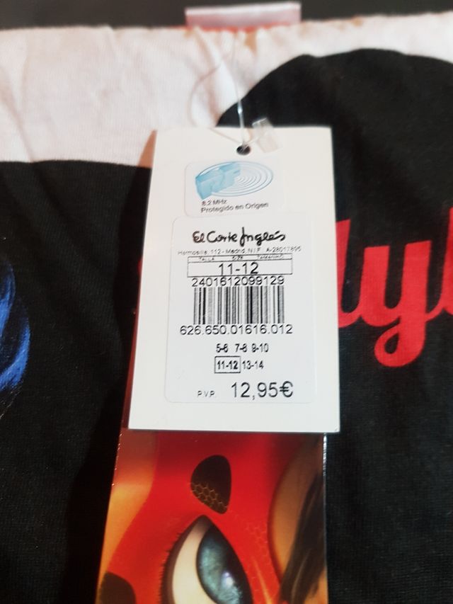 Lote dos camisas de súper héroes