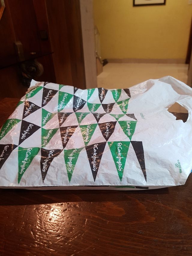 Lote dos camisas de súper héroes