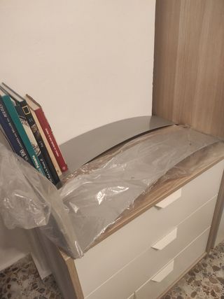 Cuatro estanterías ikea KIRP .