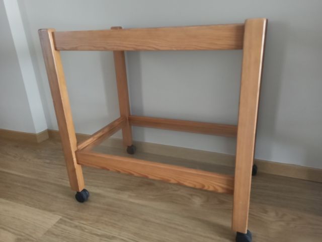 Mesa o camarera multiusos en madera