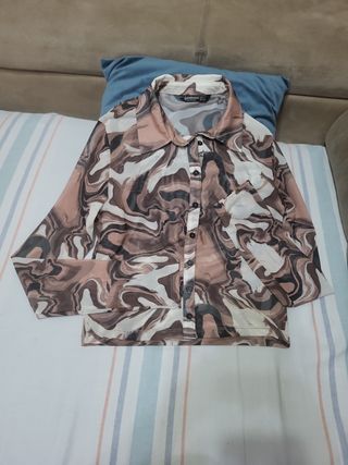 camisa con transparencias