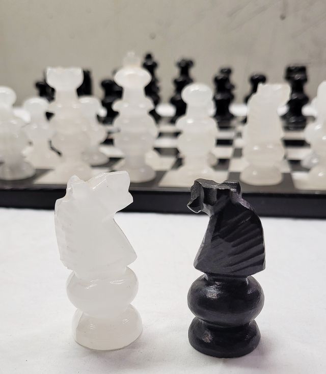 Ajedrez piedra tallada