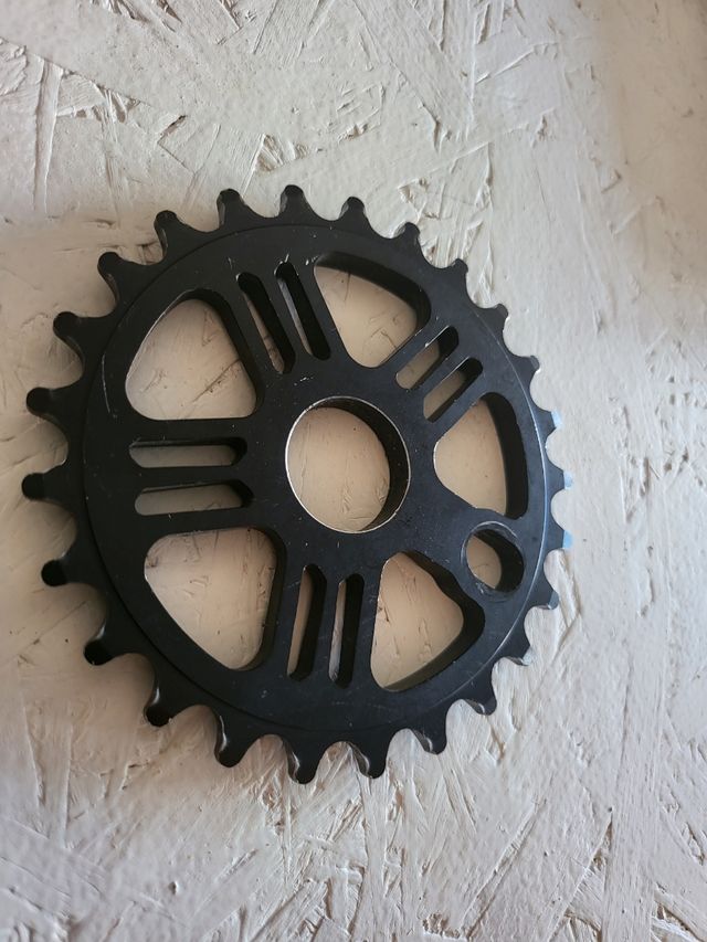 Plato DIVISION 25T colo negro para BMX *Nuevo*