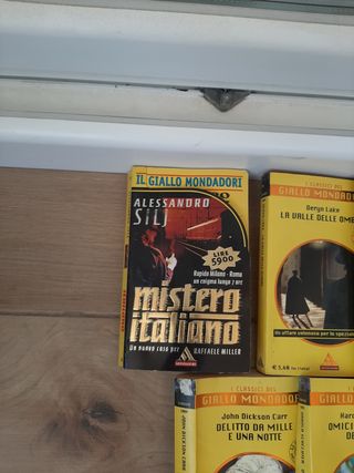 Giallo mondadori romanzi 
