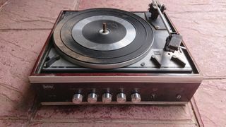 tocadiscos antiguo Bettor Ef 43