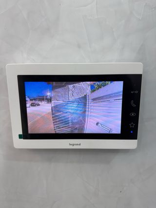 Tecnico-Camaras-Wifi-Internet-Videoporteros-Telefo