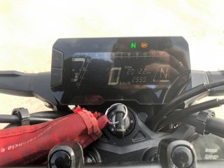 Honda cb125r del año 2021 con 35k