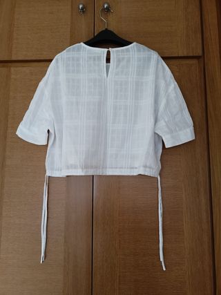 Camisa blanca semitransparente de Mango