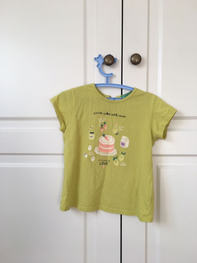 BENETTON/MAYORAl 2camisetas/1pantalóncorto