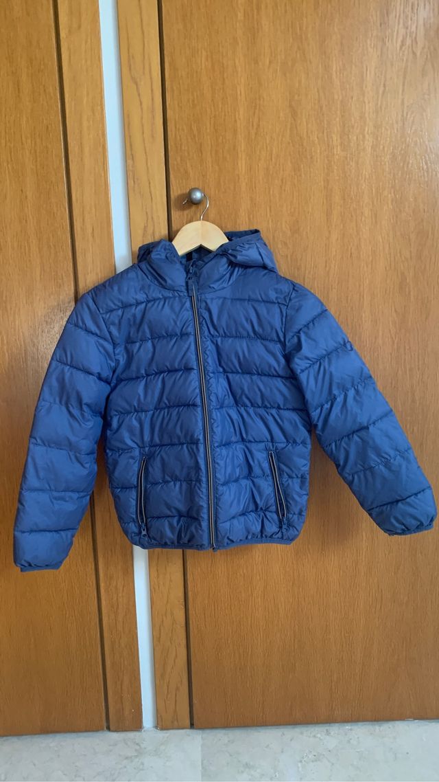 Chaqueta con capucha