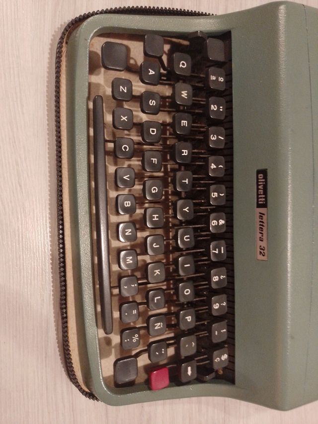 Maquina de escribir OLIVETTI