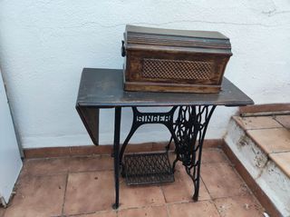 Maquina de coser singer