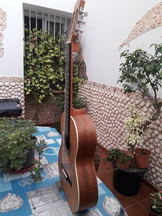 GUITARRA FLAMENCA