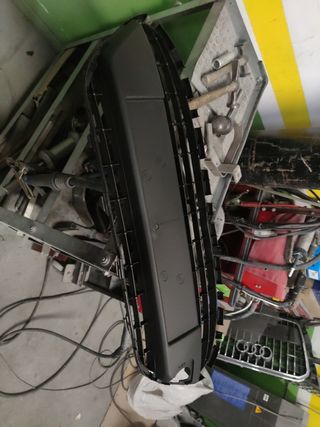 Rejilla central    defensa Ford fiesta