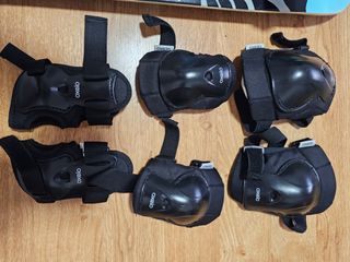 
Monopatin, casco y protecciones sin uso