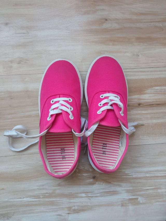 Deportivos lona rosas