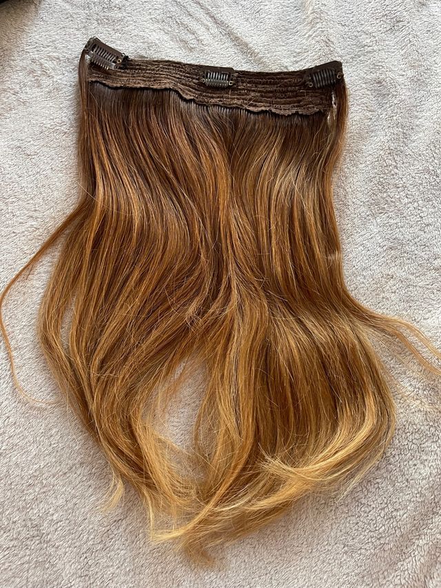 Extension de pelo caramelo dorado