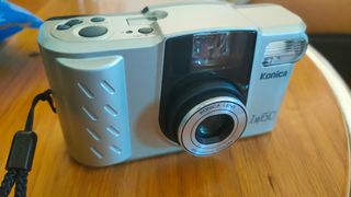 Cámara de fotos Kónica Z Up 60