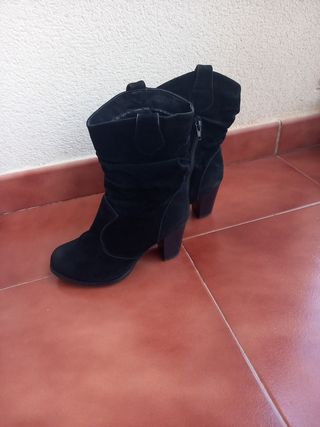   bota campera negra de ante número 36