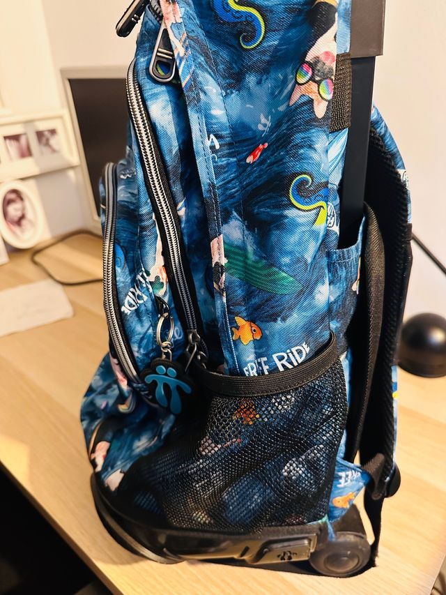 Mochila con ruedas Totto nueva