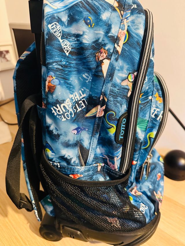 Mochila con ruedas Totto nueva