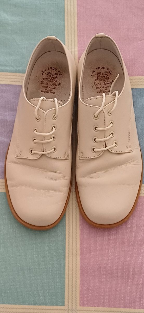 Zapatos comunión piel niño marca León Shoes