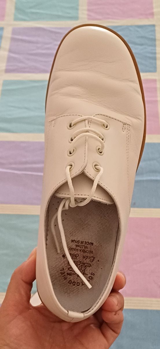 Zapatos comunión piel niño marca León Shoes