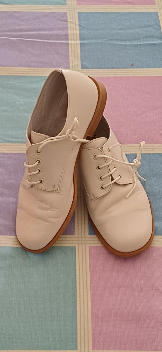 Zapatos comunión piel niño marca León Shoes