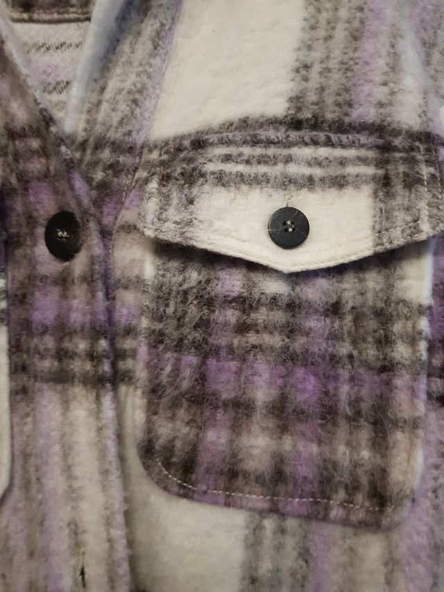 Abrigo Bershka talla XS amplia cuadros